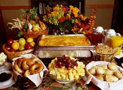 Continental Breakfast Ideas | eHow UK Breakfast Buffet Table, Southern Breakfast, Breakfast For A Crowd, Buffet Ideas, Champagne Brunch, Breakfast Party, Brunch Buffet, Mothers Day Brunch, Continental Breakfast