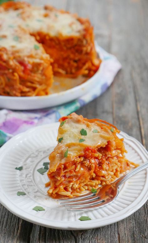 Baked Spaghetti Casserole (gluten free option) | My Heart Beets Baked Soaghetti, Baked Spagetti, Casserole Gluten Free, Baked Chicken Parm, Spaghetti With Meat Sauce, Spaghetti With Meat, Cheesy Vegetable, Frozen Lasagna, Baked Spaghetti Casserole