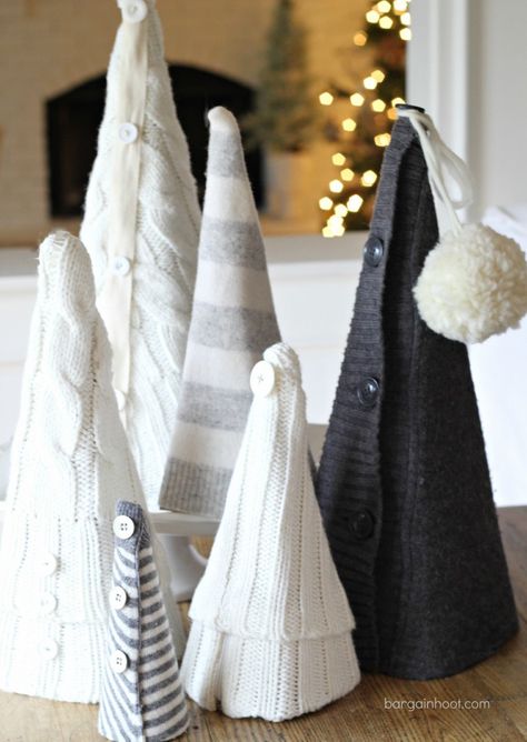 Recycled Sweater Trees : Handmade Christmas ideas Old Sweater Crafts, Crafts For Teens To Make, Recycled Sweaters, Recycled Sweater, Old Sweater, Winter Crafts, Homemade Christmas, Xmas Crafts, Christmas Inspiration