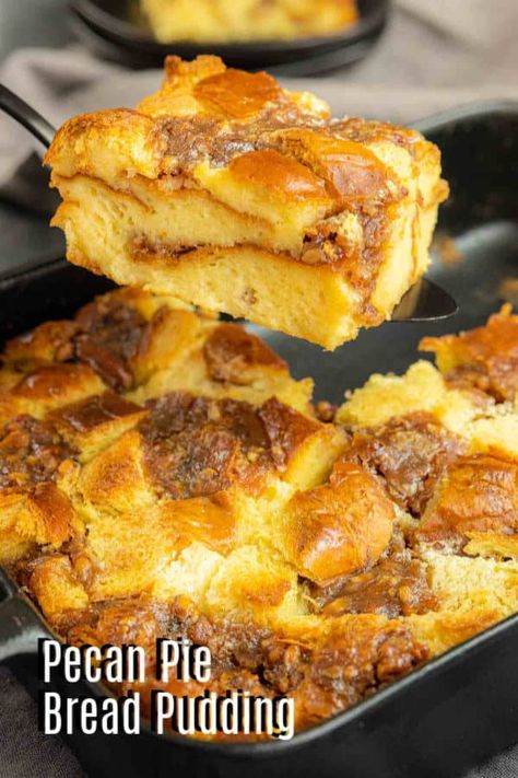 Recipe For Pecan Pie, Pecan Pie Bread, Easy Bread Pudding Recipe, Pie Filling Desserts, Gooey Pecan Pie, Easy Bread Pudding, Pecan Pie Bread Pudding, Russian Honey Cake, Bread Pudding Easy