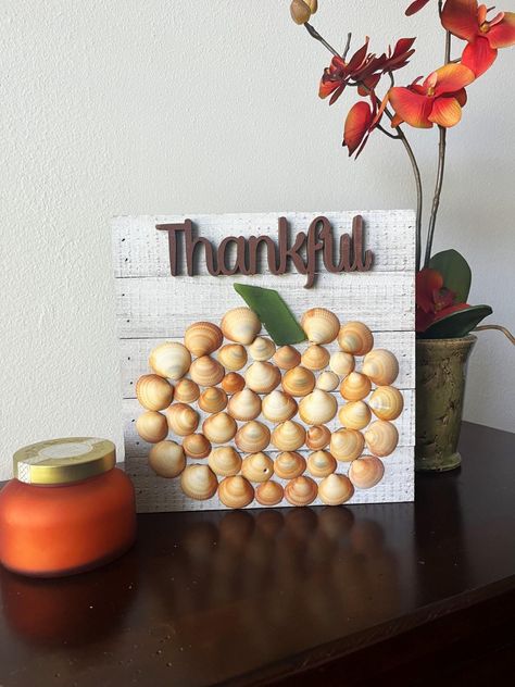 Sea Shell Art, Bleach Water, Art Thanksgiving, Seashell Beach, Clam Shells, Thankful Quotes, Juno Beach, Shell Decor, Seashell Art