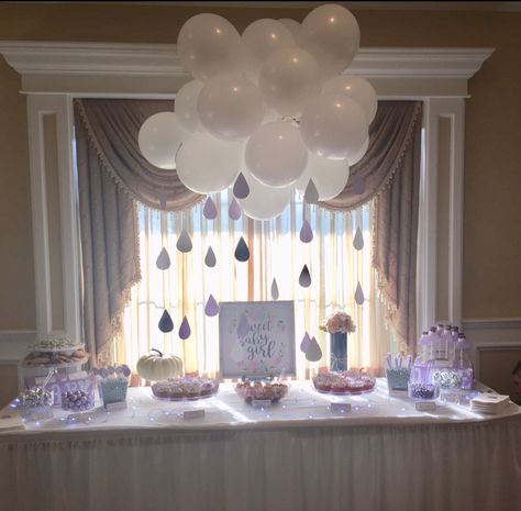 Baby Shower Decorations Rain Shower Baby Shower Theme, Baby Shower Rain Theme, Rain Themed Baby Shower Ideas, Rain Baby Shower Theme, Raindrop Baby Shower, Cloud Baby Shower Theme, Rain Baby Showers, Strawberries Bouquet, Work Baby Showers