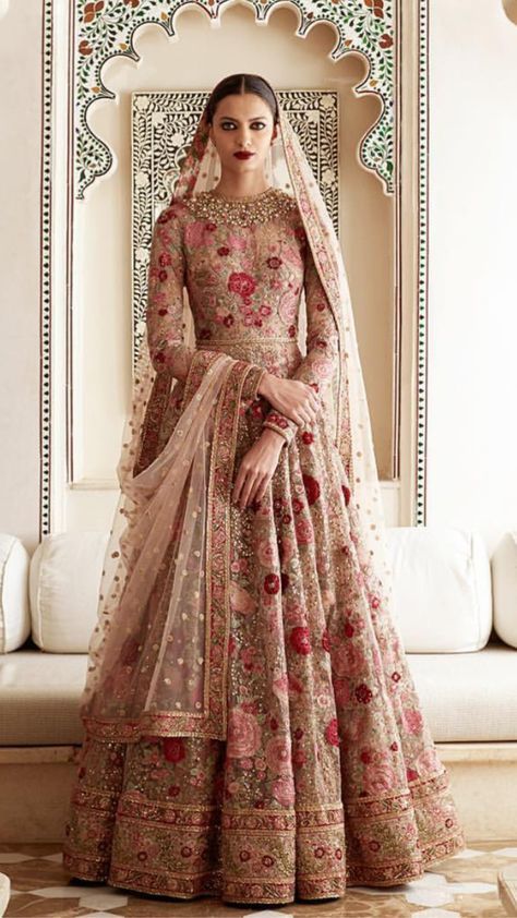 Bridal Anarkali Suits, Bridal Anarkali, Pengantin India, Bridal Lehenga Collection, Indian Bridal Dress, Indian Bridal Wear, Asian Bridal, Indian Bridal Outfits, فستان سهرة