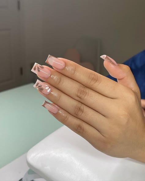 Short Acrylic Nails With French Tips, Brown French Tip Nails With Flowers, Pedicure And Manicure Ideas, Brown Short Nails, Brown French Tip Nails, Brown French Tip, Acrylic Nail Designs Classy, Brown Acrylic Nails, Acrylic Toe Nails