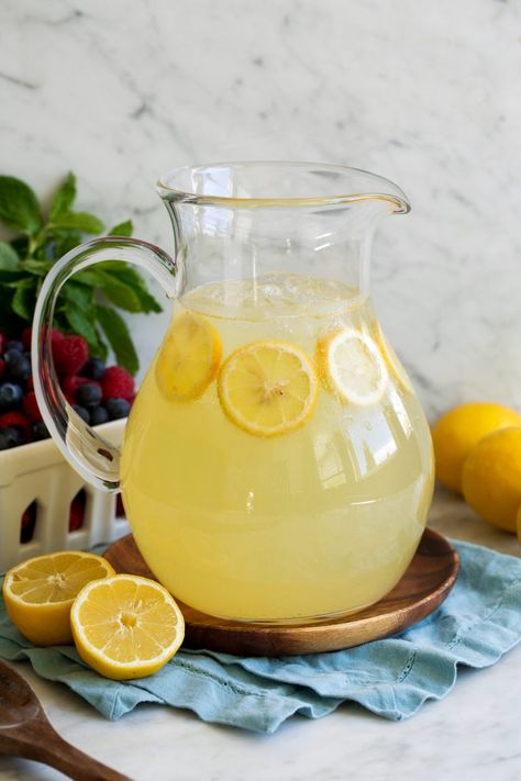 Easy Lemonade Recipe, How To Make Lemonade, Mango Lemonade, Homemade Lemonade Recipes, Best Lemonade, Make Simple Syrup, Homemade Syrup, Fresh Lemonade, Lemonade Recipe