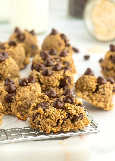 4-Ingredient Steel Cut Oat Cookies - The BakerMama Steel Cut Oats Bars, Oatmeal Cookies Chocolate Chip, Steel Cut Oat Muffins, Steel Cut Oatmeal Cookies, Oatmeal Cookies Chocolate, Oats Snack, Oatmeal Protein Cookies, Healthy Oat Cookies, Oat Chocolate Chip Cookies