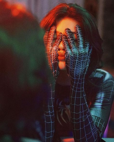 Spidergirl Aesthetic, Kaver Post, Spiderverse Dr, Spider Gwen Cosplay, Dr Ideas, Winter Outfits Snow, Seluar Ketat, Supergirl Cosplay, Asian Cosplay