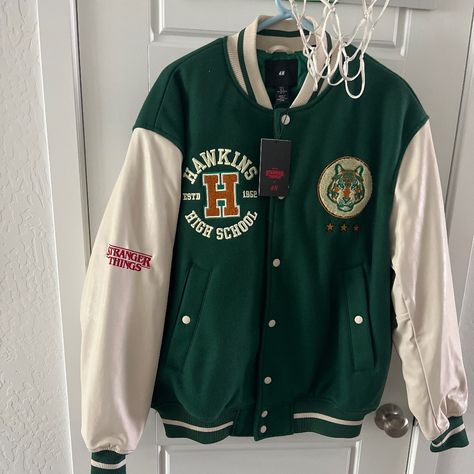 Stranger Things Varsity Jacket, Stranger Things Stuff To Buy, Stranger Things Jacket, Stranger Things Inspired Outfits, Stranger Things Outfit Ideas, Stranger Things Clothes, Stranger Things Hoodie, Stranger Things Merch, Stranger Things Merchandise