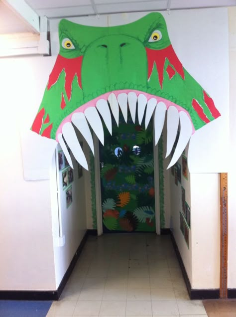 Dinosaur Classroom, Festa Jurassic Park, Jurassic Park Party, Dinosaurs Preschool, Dinosaur Themed Birthday Party, Dino Birthday Party, Folding Origami, Dinosaur Activities, Dinosaur Theme Party