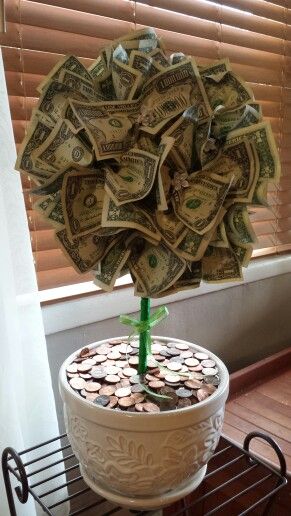 Gift Money Ideas, Graduation Money Bouquet, Save 2000, Money Gift Ideas, 2 Happy Birthday, Birthday Money Gifts, Graduation Money Gifts, Valentine Bouquet, Money Flowers