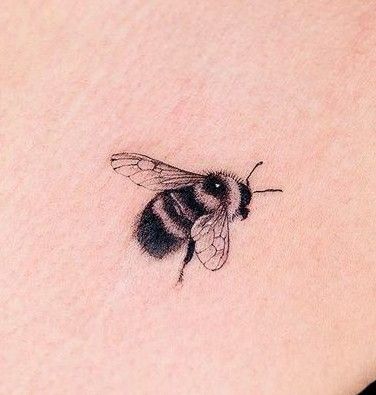 Honey Bee Tattoo, Bumble Bee Tattoo, Bug Tattoo, Insect Tattoo, Tasteful Tattoos, Cute Tiny Tattoos, Bee Tattoo, Feminine Tattoos, Little Tattoos