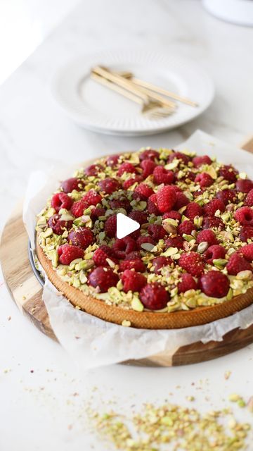 Baked by Laora 🧁 on Instagram: "Pistachio & Raspberry tart made with crema de pistacchio that I brought back home from Spain✨

This tart was unbelievably tasteful! It was made with a pistachio tartcrust, a vanilla-raspberry sponge layer, a layer of crema de pistacchio and pistachio meringue and finally homemade raspberry compote!

I will include this recipe in my upcoming cook book 🙌

#tart #tartcake #raspberrytart #pistachiotart #frenchtart #frenchpastry #tartcrust #raspberrycompote #raspberries #pastry #pastrychef #delicious #foodblogger #foodphotography #foodie #tartlet #raspberries🍇 #mezmerizing #tærte #hindbærtærte #pistacie #bagning #bagetid #baking #bakingreels #dessert #yummy #cakeblogger" Pistachio And Raspberry Tart, Raspberry Pistachio Tart, Pistachio Raspberry Tart, Pistachio Meringue, Pistachio Tart, Pistachio Raspberry, Raspberry Compote, French Tart, Raspberry Tart