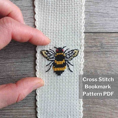 Mini bee cross stitch bookmark pattern Honey Bee Embroidery, Cross Stitch Bee, Bee Cross Stitch Pattern, Bee Cross Stitch, Cross Stitch Mini, Spring Cross Stitch, Cross Stitch Bookmark, Stitch Bookmark, Tiny Cross Stitch