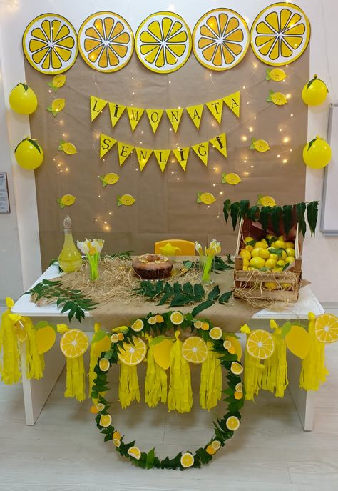 Lemonade Activity For Kids, Lemonade Decorations, Lemonade Party Decorations, Lemonade Decor, Lemon Crafts, Orange Baby Shower, Kindergarden Activities, Lemonade Party, Christmas Crafts For Kids To Make