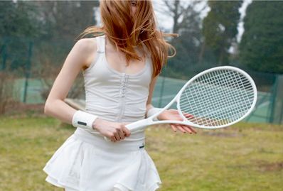 Tennis fashion editorial Stella Mccartney Tennis, Sports Fashion Design, Sports Fashion Editorial, Tennis Wear, Sport Chic Style, Sports Shoes Outfit, Adidas Tennis, Tennis Fashion, Adidas Girl