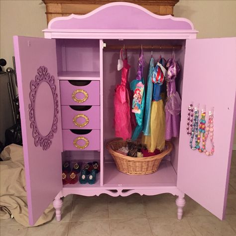 Diy Princess Wardrobe, Princess Dress Wardrobe Diy, Princess Wardrobe Closet, Play Closet For Kids, Princess Dress Up Station, Toy Wardrobe, Wardrobe Arrangement, Organizing Wardrobe, Funky Wardrobe