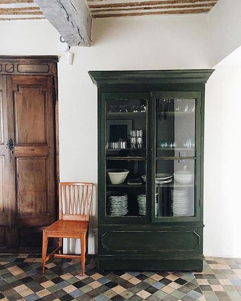 timeless tile. California Closets, European Home Decor, Green Cabinets, Color Crush, 인테리어 디자인, Kitchen Inspirations, China Cabinet, Credenza, Home Interior