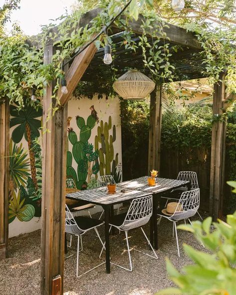 37 Backyard Ideas on a Budget Patio Goals, Backyard Ideas On A Budget, Backyard Beach, Garden Wallpaper, Budget Patio, Covered Pergola, Backyard Living, Budget Backyard, Small Patio