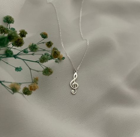 Music Themed Jewelry, Treble Clef Necklace, Necklace Music, Music Note Necklace, Music Necklace, Lover Necklace, Lovers Necklace, Treble Clef, Necklace Design