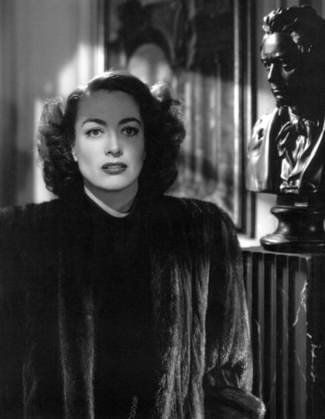 Hollywood Icons, Joan Crawford, Actrices Hollywood, Hollywood Legends, Hollywood Star, Old Hollywood Glamour, Golden Age Of Hollywood, Classic Films, Vintage Hollywood