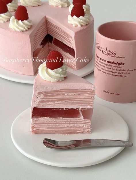 Kue Macaroon, Crepe Cake, Cute Desserts, Dessert Drinks, Pretty Cakes, Sweets Desserts, Food Obsession, Cute Cakes, Cafe Food