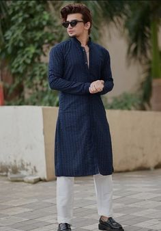 Kurta Pajama Men Photo Pose, Kurta Pajama Men New Style, Mens Poses In Kurta, Kurtas For Men Style Indian Diwali, Poses For Men In Kurta Pajama, Kurta Pajama Pose For Men, Kurta Men Design Style, Kanku Pagla Outfit, Kurta Poses For Men