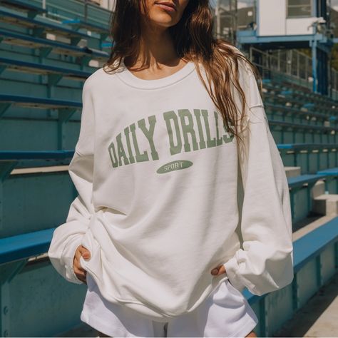 Brand New Color: White Size: Xs/S Daily Drills, Oversized Hoodie Dress, Blue Crewneck, Oversized Crewneck, Crop Sweatshirt, Oversize Hoodie, Drills, Hoodie Dress, Vintage Looks