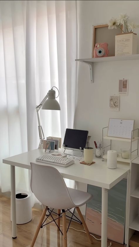 Study Desk Wallpaper, Study And Makeup Desk, White Desk Aesthetic, Desk Organisation, Study Table Designs, Study Desk Decor, Small Apartment Interior, Desk Inspo, Hiasan Bilik