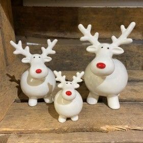 Reindeer Ceramics, Christmas Sculpture Clay, Reindeer Clay, Clay Reindeer, Ceramic Reindeer, Facts About Halloween, Reindeer Sculpture, Holiday Pottery, Pottery Angels