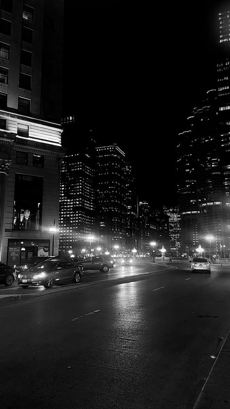 Downtown Aesthetic Wallpaper, Aesthetic Wallpaper Black, Chicago Aesthetic, Downtown Aesthetic, Dark Modern, Dark Grunge, Beautiful Pics, Wallpaper Black, City Wallpaper