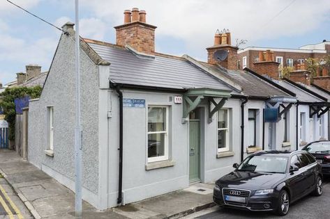 Irish Cottage Exterior, Irish House Designs, Small Victorian Terrace House, Irish Cottage Renovation, Terraced House Interior, Irish Cottages, Frogmore Cottage, Houses In Ireland, Cottage Interior Design