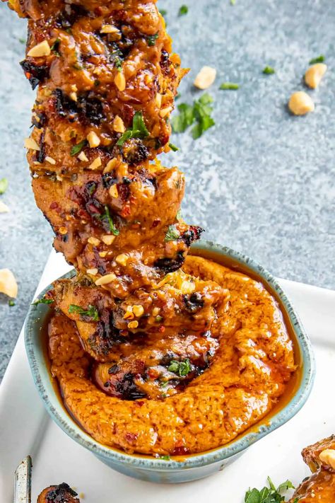 Chicken Satay with Peanut Sauce - Chili Pepper Madness Thai Chicken Skewers With Peanut Sauce, Malaysian Satay Chicken Recipe, Thai Satay Chicken, Satay Sauce Recipe Easy, Chicken Satay Sides, Peanut Sauce For Chicken, Gf Meatloaf, Thai Dinner Party, Skewer Chicken