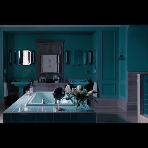 Great bathrooms in Patrick Melrose (which feature prominently given his ubiquitous drug taking). The blue tiled bathtub is pretty fab Movie Bathroom Scene, Cinematography Bathroom, Film Bathroom Scene, Bathtub Cinematography, Perfect Blue Bathtub, Bathtub Tile, Great Bathrooms, Bathroom Collections, Bathroom Inspiration