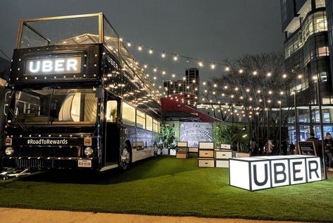 Uber creates double decker bus dining experience at SXSW Brand Activation Ideas, Marketing Activations, Deck Bar, Container Restaurant, Module Design, Container Cafe, Corporate Event Design, South By Southwest, Uber Ride