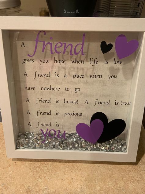 Bestie Gifts Cricut, Shadow Box Gift Ideas Friends, Shadow Box For Best Friend, Shadow Box Ideas For Friends, Friendship Shadow Box Ideas, Cricut Friend Gifts, Cricut Friends Gift Ideas, Friend Shadow Box Ideas, Best Friend Cricut Ideas