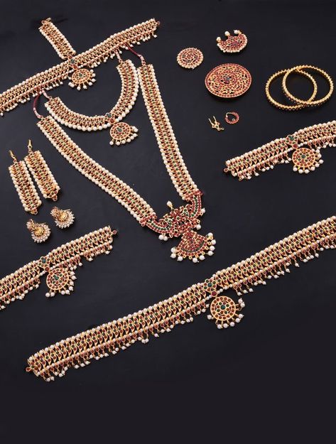 Antique Bharatanatyam Dance jewellery set To order Whatsapp +919849713635 Indian Gold Jewellery Set, Kerala Bride Jewellery, Bride Jewellery Set, Gold Jewellery Set, Indian Brides Jewelry, Dance Ornaments, Indian Gold Jewellery, Flower Jewelry Designs, Veils Bridal