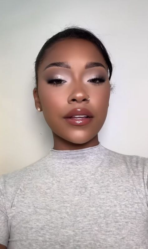 Frosty Makeup Black Women, Everyday Winter Makeup, Icy Winter Makeup, Icy Eye Makeup, Icy Makeup Looks Black Women, Icy Eyeshadow Looks, Frosted Makeup Look, Winter Wonderland Makeup Looks, Frosty Makeup Look