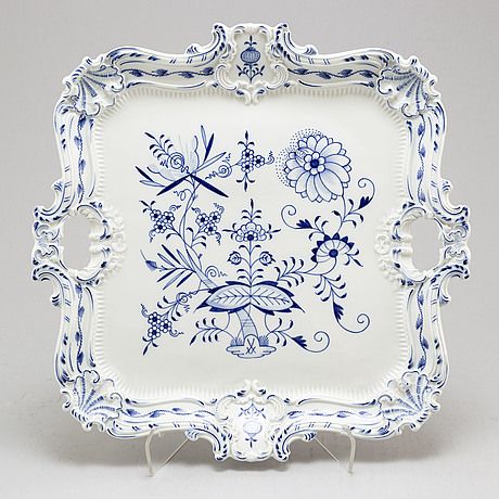 Tea Party Table, Porcelain Tray, Meissen Porcelain, World Decor, Blue And White Porcelain, Blue And White China, Graphic Design Tips, Blue China, Royal Copenhagen