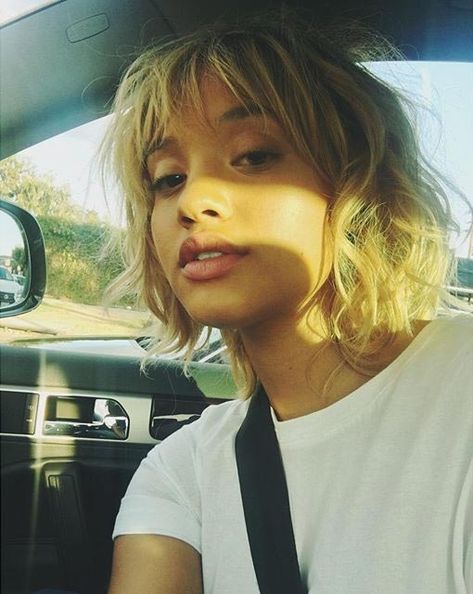 Kiersey Clemons Wants You to Know That Blondes Have More Fun Indie Hairstyle, Kiersey Clemons, Blondes Have More Fun, Heatless Curls, Blonde Hair Color, Fitness Beauty, Beauty Women, More Fun, Blonde Hair