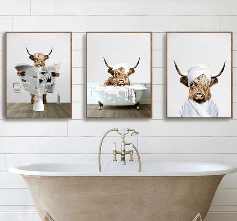 Animal Bathroom Ideas, Horse Themed Bathroom Ideas, Highland Cow Bathroom Decor, Highland Cow Bathroom Ideas, Funny Bathroom Wall Art, Cow Themed Bathroom, Cow Bathroom Decor Ideas, Country Airbnb, Cow Home Decor