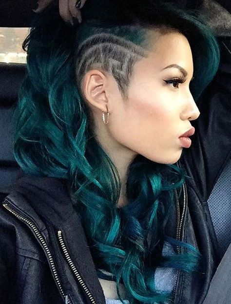 Undercut Long Hair, Half Shaved Hair, Shaved Side Hairstyles, Shaved Hair Designs, Teal Hair, Side Hairstyles, Hair Tattoos, Edgy Hair, Undercut Hairstyles