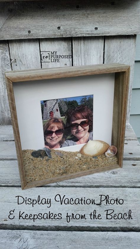 How to display vacation photos and keepsakes from the beach in a DIY rustic frame shadow box. Make a shadow box for displaying vacation photos and keepsakes Beach Shadow Boxes, Beach Keepsakes, Photo Display Ideas, Diy Shadow Box, Vacation Photo, Reclaimed Wood Projects, Vacation Memories, Beach Diy, Rustic Frames