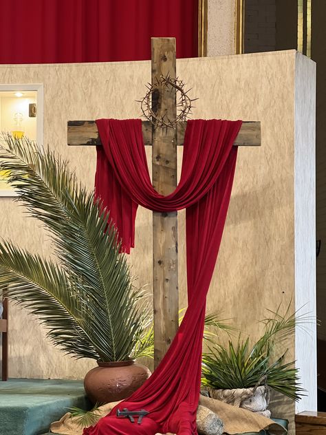 Resurrection Sunday Decorations Church, Palm Sunday Altar Decorations, Good Friday Church Decor, Easter Stage Decor, Good Friday Church Decorations, Sanctuary Decor Church Stage Design, Church Easter Decorations Sanctuary, Easter Decor For Church, Palm Sunday Decorations Church