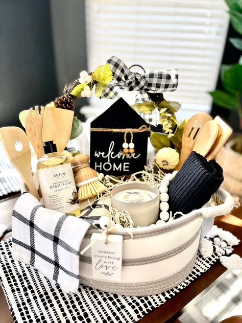 Luxury gift baskets created for your loved ones, friends, clients, or any recipient you choose! #realtor #closingday #housewarminggiftideas #house #giftideas #giftforher #giftbasketideas #christmas #realestate Closing Gift Basket, Luxury Gift Baskets, Kitchen Gift Baskets, Luxury Gift Basket, Creative Gift Baskets, Auction Basket, Homemade Gift Baskets, Housewarming Gift Baskets, Raffle Basket