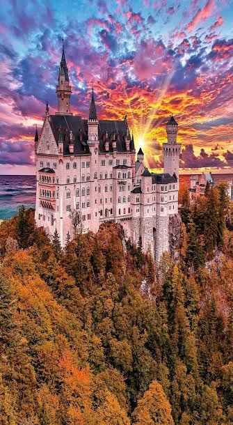 Germany Castle Pictures, European Castles, Germany Castles, Neuschwanstein Castle, Castle House, Chateau France, Fantasy Castle, Beautiful Castles, A Castle