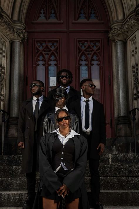 Black Gangster Aesthetic, Men In Black Aesthetic, Men Group Photoshoot, Black House Party, Group Photo Ideas Aesthetic, Mafia Photoshoot Ideas, Party Boy Aesthetic, Black And White Group Photo, Group Photoshoot Ideas Black People