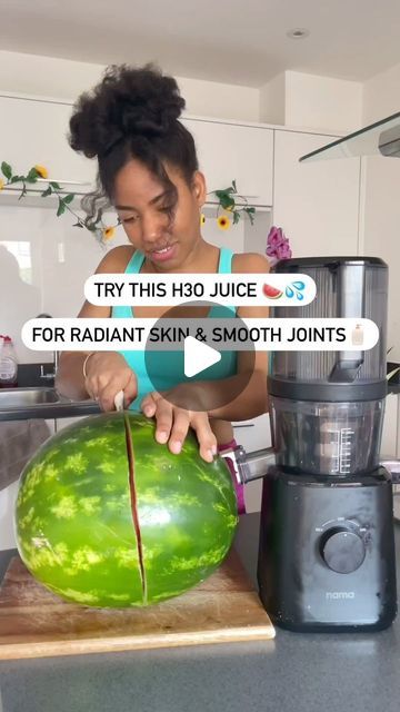 Paige 🌸 Holistic Wellness & Self Care on Instagram: "DONT MISS OUT 🍉- If you want clear skin, great gut health, and lots energy then try this great juice combo   WATERMELON season is soon ending so take advantage of this amazing fruit while it’s in season (meaning is less expensive and super sweet!) ⭐️⭐️🍉 Watermelon is great for pulling toxins out of the body and DEEP hydration on a cellular level.  Ingredients   1 large pineapple 🍍 Half a medium watermelon 🍉 1 Lemon or Lime 🍋  There are LOADS of powerful recipes in my Juice the Rainbow 🌈 ebook - check it out in my bio 😊  Ps I use the Nama J2 juicer 💜 Everyone know it’s the best 🔥🔥(click the link under my bio to get $55 off this amazing juicer!)" Watermelon Juice Benefits, Watermelon Season, Sweet Watermelon, Cellular Level, Holistic Wellness, Super Sweet, Everyone Knows, Juicer, Gut Health