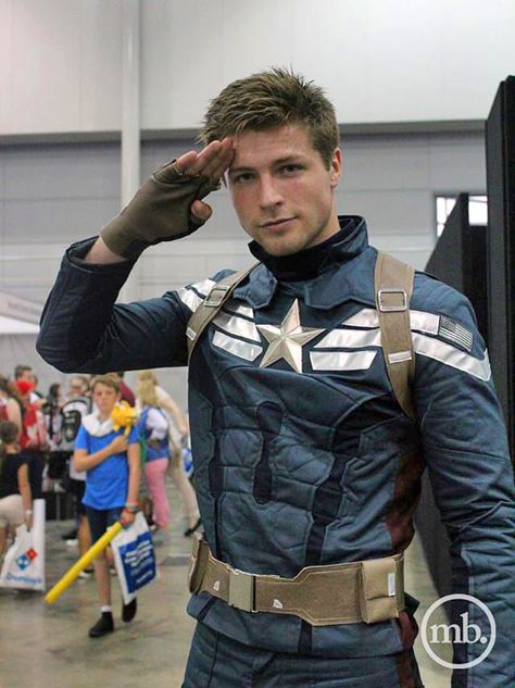 Captain America #Cosplay from Brisbane Supanova (MIC) Captain America Cosplay, Marvel Costumes, Masked Ball, Hallowen Costume, Marvel Cosplay, Male Cosplay, Fantasias Halloween, Amazing Cosplay, Steve Rogers