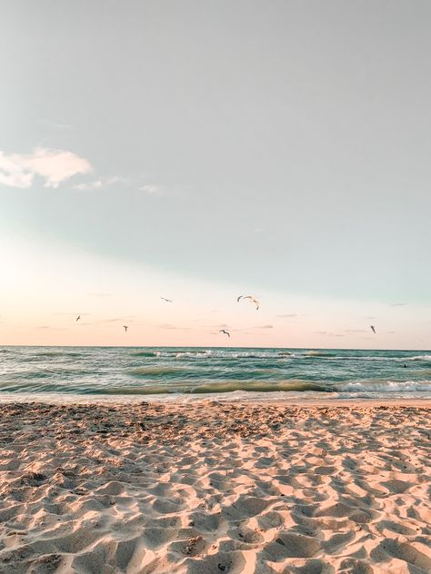 Indiana Dunes National Park – Lovely Little Atlas Indiana Dunes Beach, Indiana Aesthetic, July Bujo, Travel Indiana, Indiana Beach, 50 States Travel, Indiana Dunes State Park, Michigan City Indiana, Bachelorette Inspo