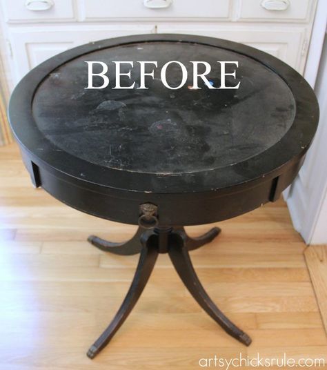 Can NOT believe what it looks like now! artsychicksrule.com #compassrose #coastaldecor #paintedfurniture #modernmasters Paint Makeover, Painted End Tables, End Table Makeover, Thrift Store Diy, Flea Market Flip, Funky Home Decor, Furniture Rehab, Modern Masters, Table Makeover